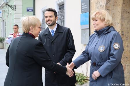 Predsednica Republike Slovenije dr. Nataša Pirc Musar k spomeniku Rudolfa Maistra – Vojanova položila cvetje (2)